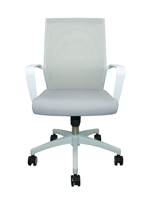 Silla operativa, respaldo mesh, asiento tela,  mecanismo reclinable con bloqueo, coderas fijas, con llantas. Dimensiones: ancho t. 57 cm, profundidad 62 cm, altura 108 cm.  Disponible en gris, coderas en blanco