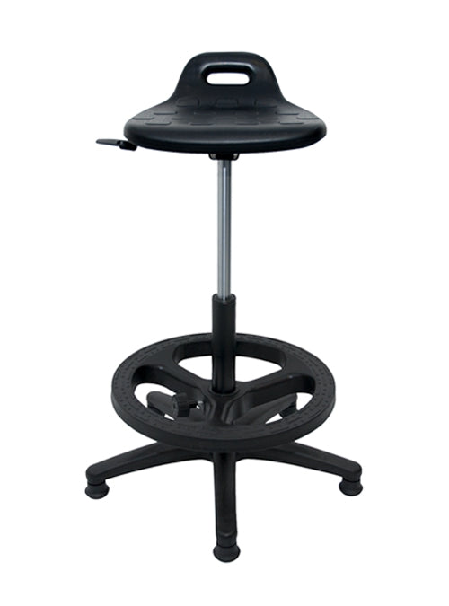 Banco multiusos negro, asiento de poliuretano, con llantas, mecanismo fijo con altura ajustable. Dimensiones: 60 cm, profundidad 60 cm, altura 85 cm. Ideal para mostradores, restiradores y mesas de trabajo altas, con apoya pies.
