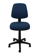 Silla operativa respaldo y asiento en tela, mecanismo synchro, con llantas.  Dimensiones: ancho t. 45 cm, profundidad 53 cm, altura 105 cm.  Colores de tela: rojo, naranja, rey, vino,  amarillo, pera, oxford, negro, camello, marfil.